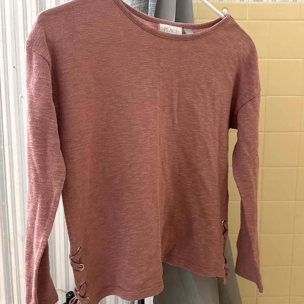 Girls 10/12 children’s palace dusty rose long sleave shirt.